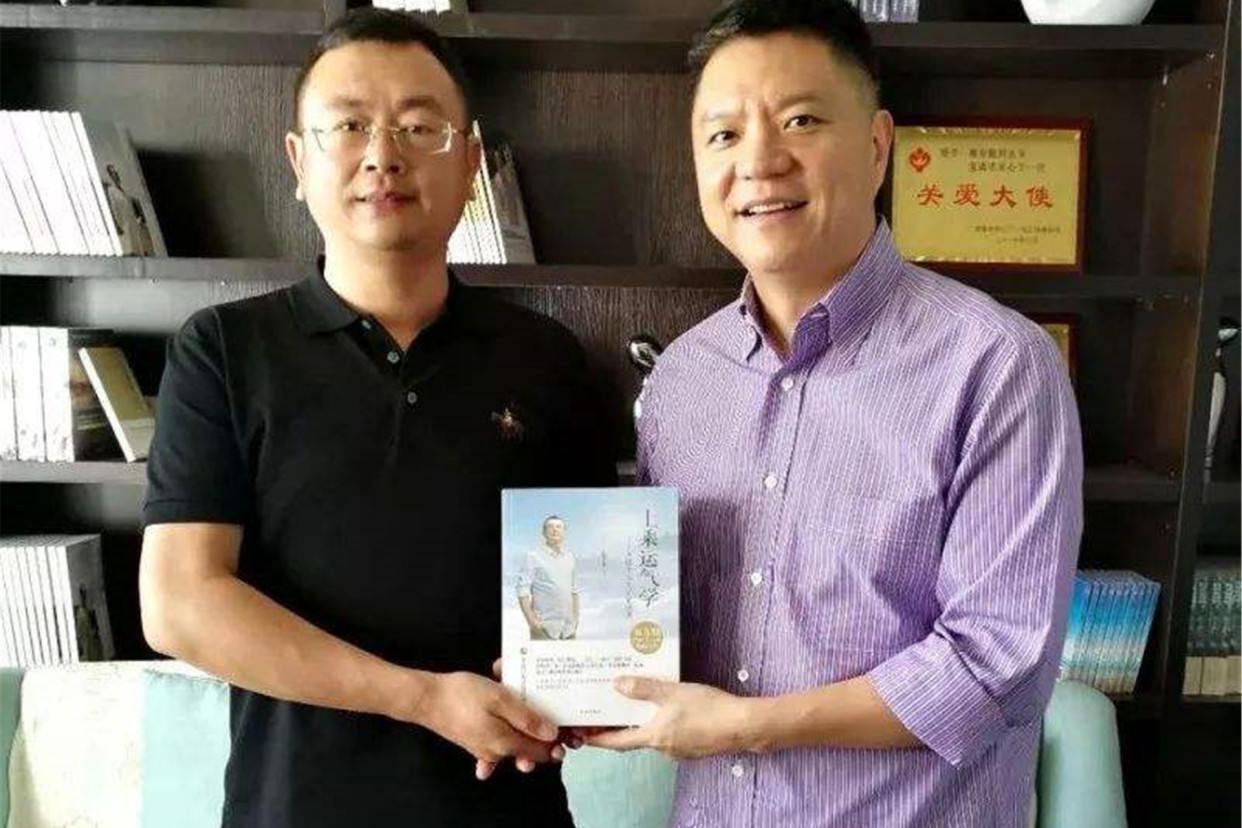 坐拥有百亿财富的綦建虹,20年前卖出30辆宾利,如今债都还不完